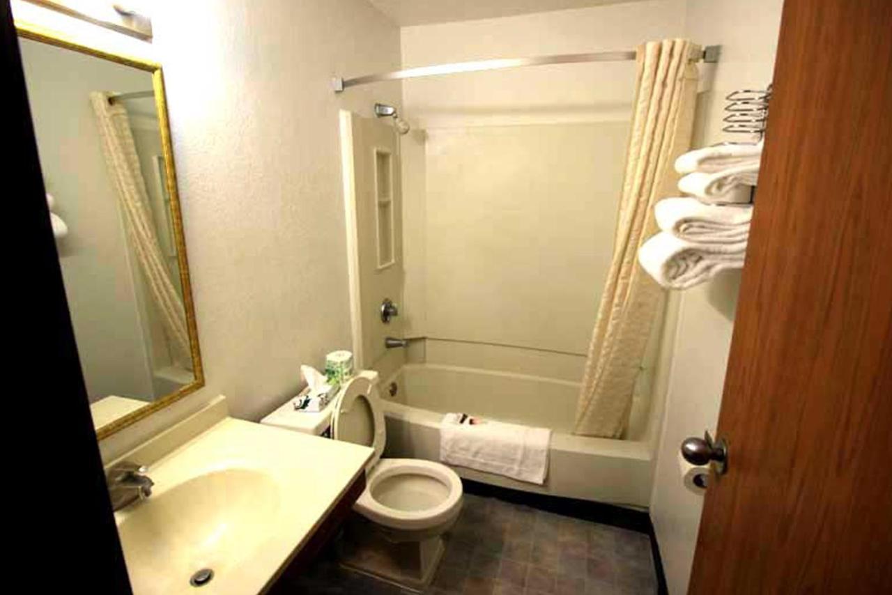 Norwood Inn And Suites - Minneapolis-St Paul Roseville Εξωτερικό φωτογραφία