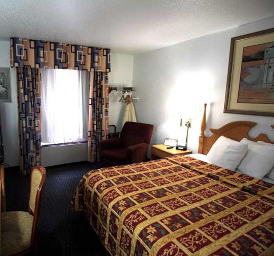 Norwood Inn And Suites - Minneapolis-St Paul Roseville Εξωτερικό φωτογραφία
