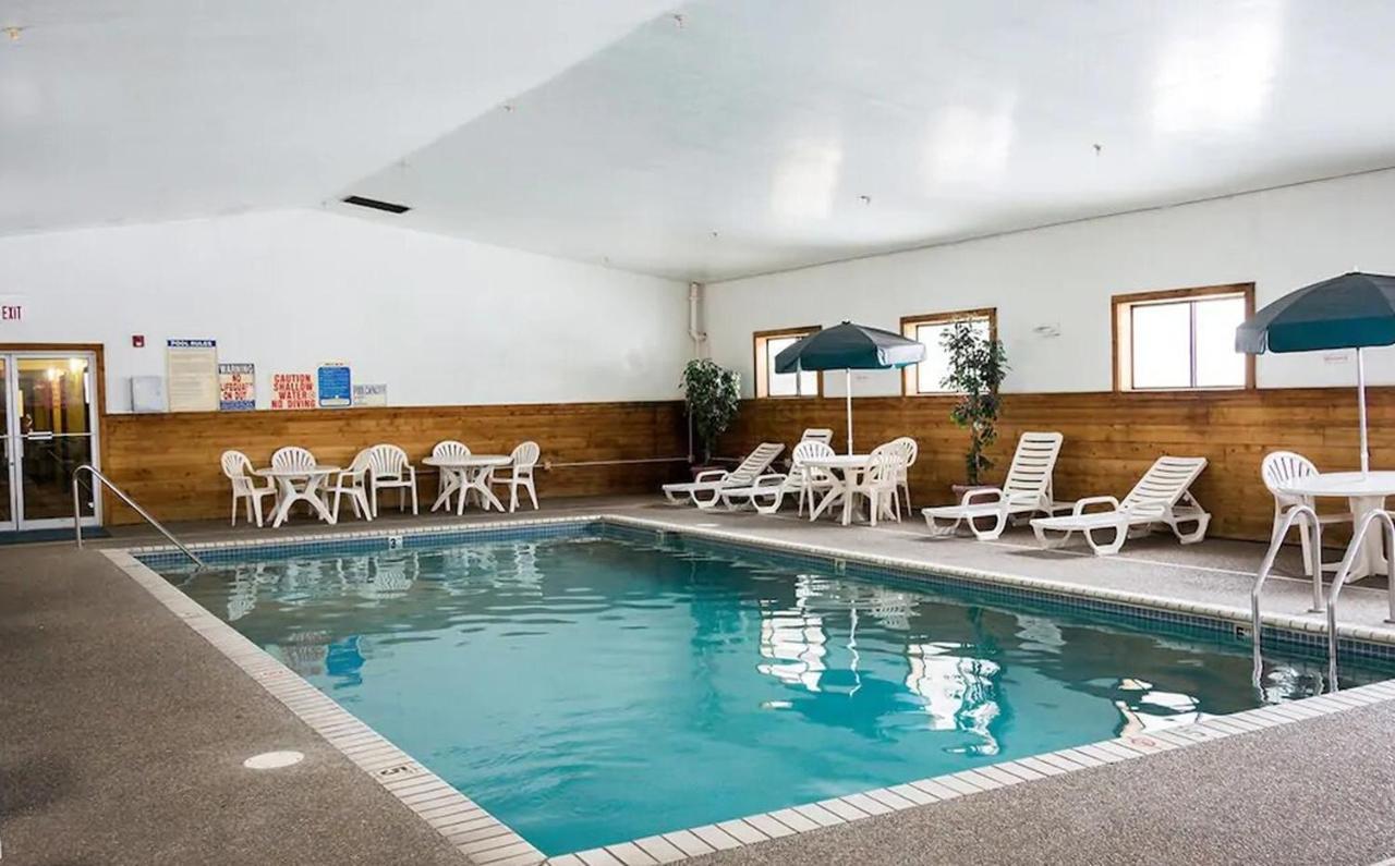 Norwood Inn And Suites - Minneapolis-St Paul Roseville Εξωτερικό φωτογραφία