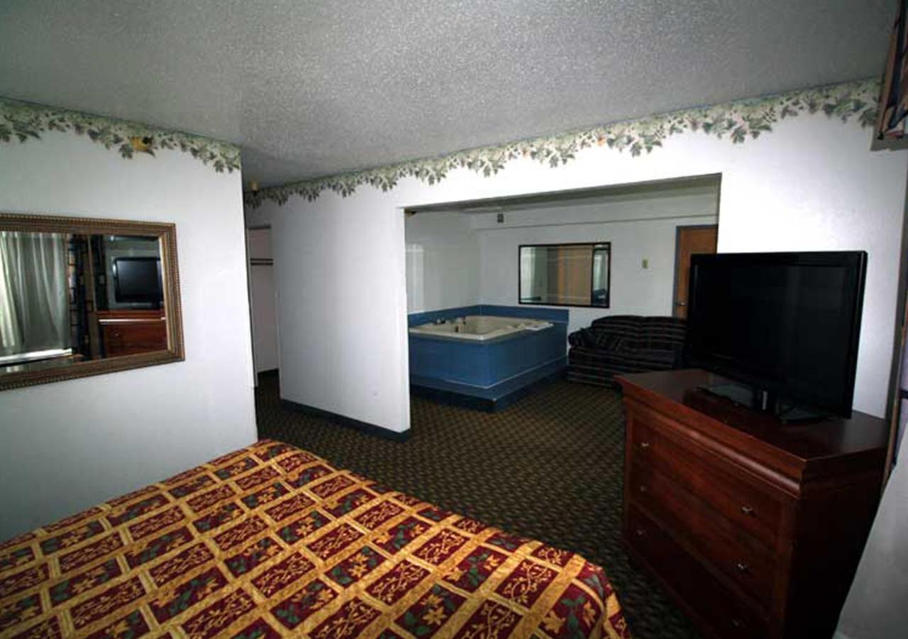 Norwood Inn And Suites - Minneapolis-St Paul Roseville Εξωτερικό φωτογραφία