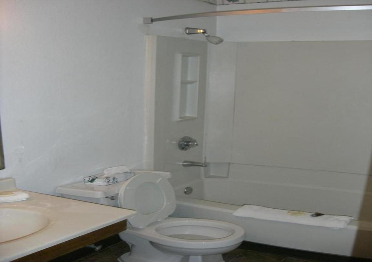 Norwood Inn And Suites - Minneapolis-St Paul Roseville Εξωτερικό φωτογραφία