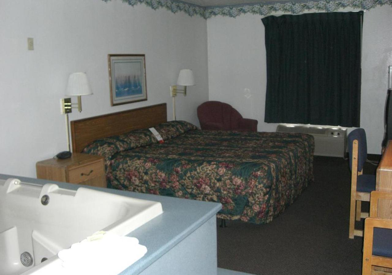 Norwood Inn And Suites - Minneapolis-St Paul Roseville Εξωτερικό φωτογραφία